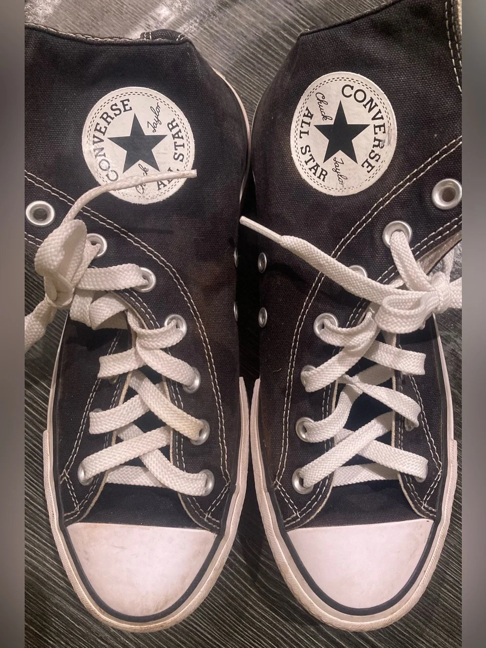 Converse Women’s High Tops 7.5 EUC